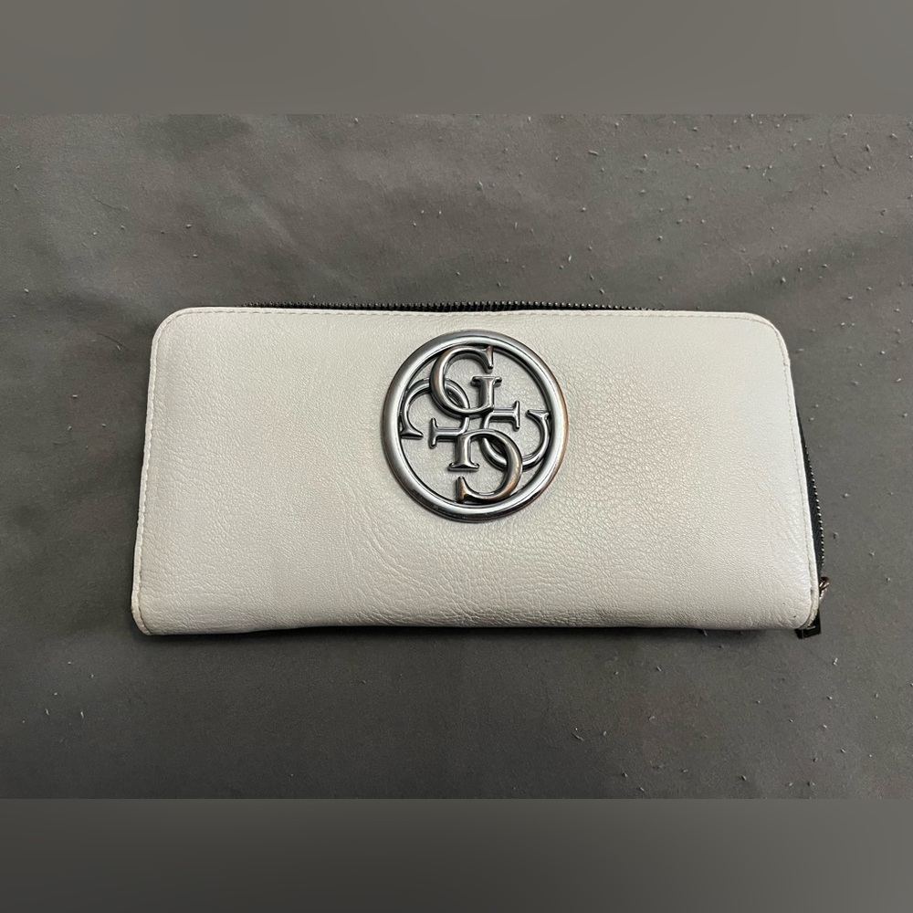 Guess wallet